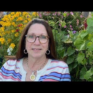 Meet your Posher, Deborah